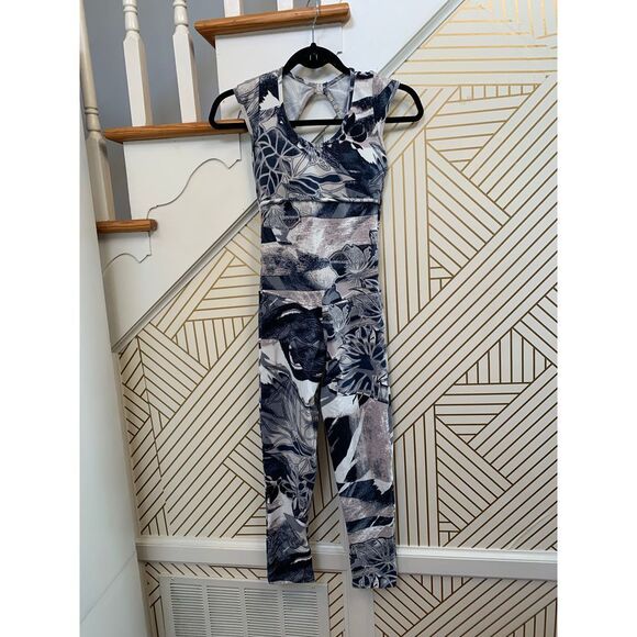 Oxyfit Workout Jumpsuit One Piece Women Size Medium - Picture 1 of 9